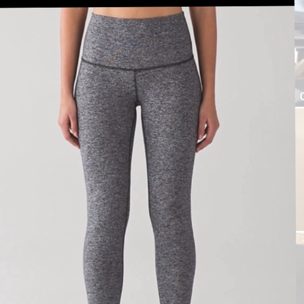 GREY LULULEMON WUNDER UNDER